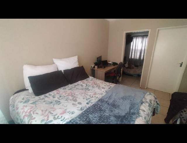 1 BEDROOM APARTMENT FOR SALE IN GERMISTON SOUTH